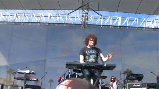 HOT HOT HEAT talk to me, dance with me