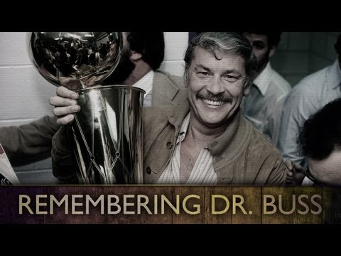 緬懷傑裡-巴斯博士 - 追悼會花絮（魔術師、卡里姆、沙克、萊利、韋斯特、科比） (Remembering Dr. Jerry Buss - Memorial Service Highlights (Magic, Kareem, Shaq, Riley, West, Kobe))