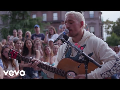 Video thumbnail for Kiss Me (Acoustic - Live from Boston 2022)