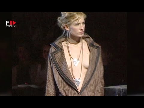 Vintage in Pills EMANUEL UNGARO Fall 2002 - Fashion Channel
