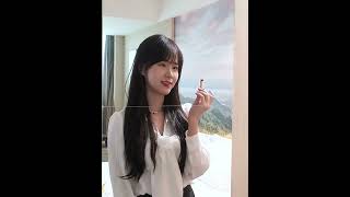 Oválne samolepiace zrkadlo 30 x 45 cm