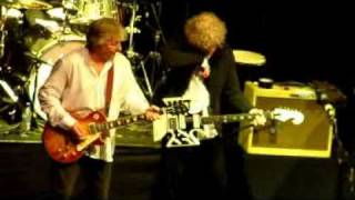 14 Walking with a mountain Mott the hoople complete 1st reunion gig 1st oct 2009 hammersmith.mpg
