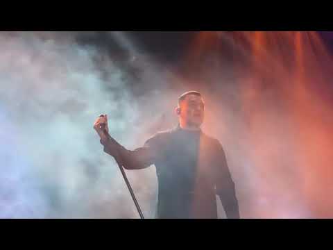 TULUS Minang Medley - Babendi - bendi, Mudiak Arau, Tak Tong Tong || Konser Monokrom || Lagu Minang