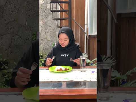 tipe-tipe-cara-makan-ngeshortsdulu-imagen-shorts