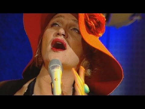 Einstein Barbie: Garden Sprinkler