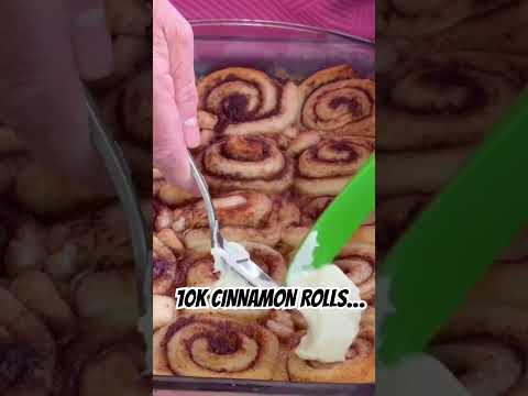 Trick for Frosting Cinnamon Rolls Without the Mess: Laura's Method