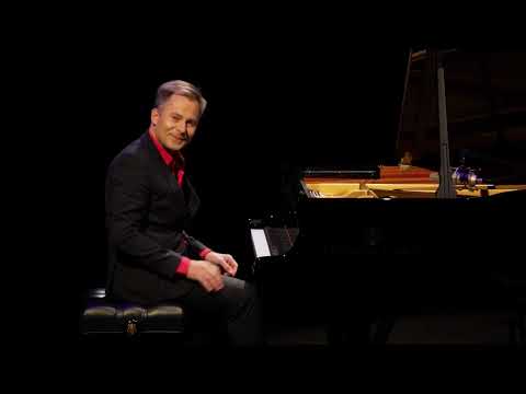 Charl du Plessis performs JS Bach Toccata in d minor