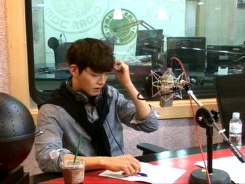 130709 Kim Woo Bin @ FM4U radio  with Kim Shin Young