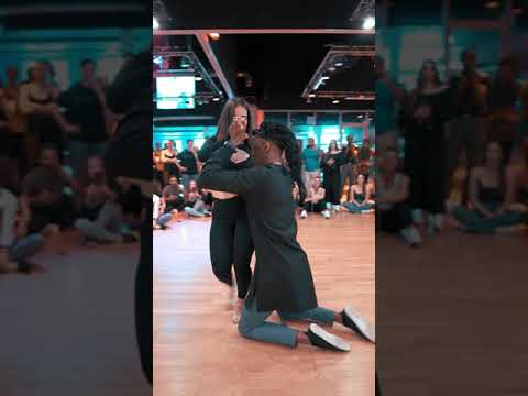 Baila Mundo - Cristina Cueli & Gloire Musenga | Mamukueno - Uanga Ue