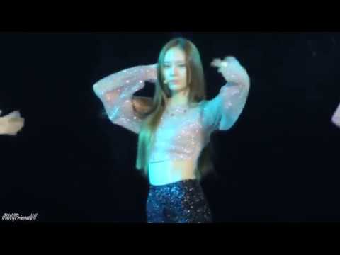 f(x) Krystal slay moment on stage