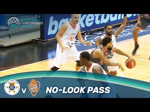 Crazy No-Look Assist by Pearson!