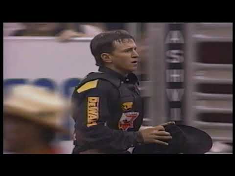 Clint Branger vs Tombstone - 97 PBR Nashville (92 pts)