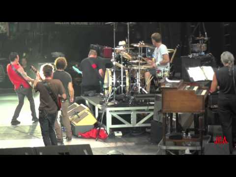 PEARL JAM with NEIL YOUNG - Rockin in the Free World - Toronto Night 1 - ACC - Sept 11 2011