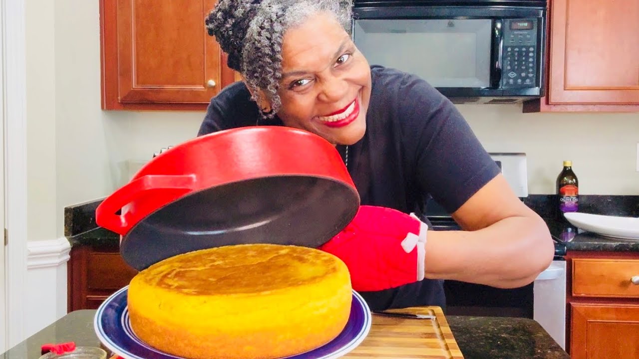 You DON’T Need An Oven to Make Easy Southern Style Cornbread! (Made Entirely On The Stovetop)