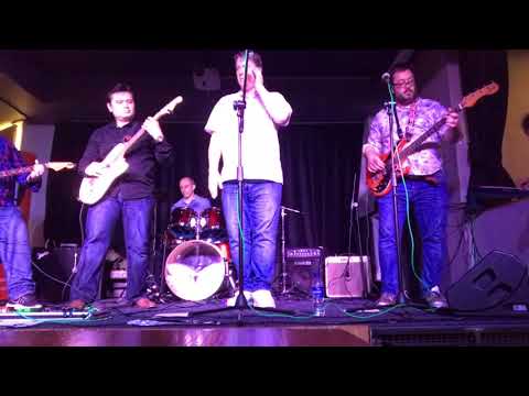 The Yons Live at the Southbank bar