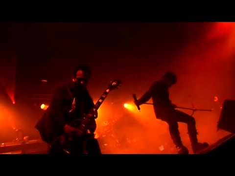 Videoclip de Do You Need the Service? (Live) — Gary Numan