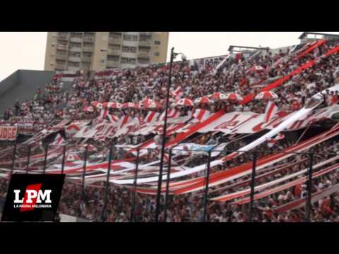 "Siempre vamos a estar - Quilmes vs River - Torneo Inicial 2012" Barra: Los Borrachos del Tablón • Club: River Plate