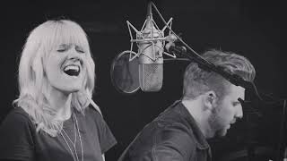 Amber Carrington - Leavin&#39; On Your Mind (Patsy Cline)