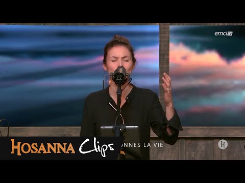 Dieu tu es grand - Hosanna clips - Joanie Banville