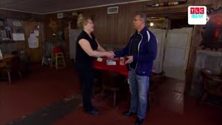 A Texas Smokehouse goes through a flaming glow up  | Restaurant Impossible | TLC India