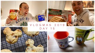VLOGMAS 2019 - DAY 15 - BAKING COOKIES & STARTING THE ANNUAL GINGERBREAD HOUSE