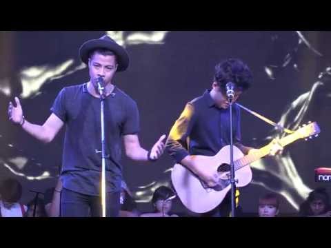 Benjamin Kheng & Gentle Bones @ YouTube FanFest Singapore 2015 - Show 3