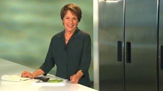 How to prepare an AVOCADO | Quick tips for selecting and cutting avocados | Healthy Eating Advice