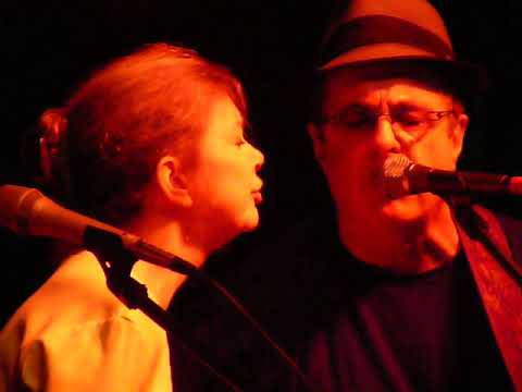 Live in Music City: Tom Russell (w/ Gretchen Peters & Nanci Griffith) - "Snowin' on Raton" (6/17/10)