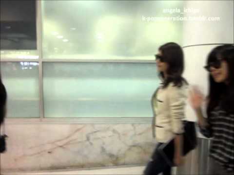 111112 SNSD @ Sydney airport