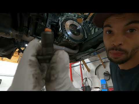 Changing a clutch on a Honda Prelude in 5 minutes!