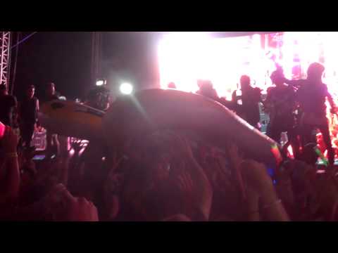 EDC Vegas 2012 - Afroki (Afrojack & Steve Aoki) *MORE WHITE RAVER RAFTING*