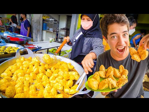 Indonesia Street Food - BANDUNG'S BEST STREET FOOD GUIDE!! Golden Tofu + Batagor in West Java!