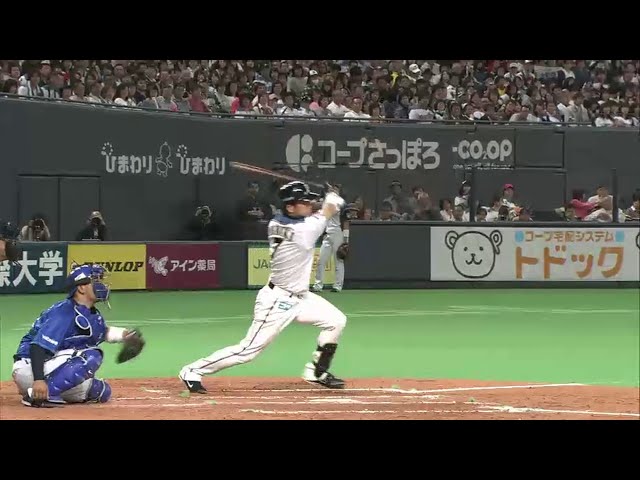 3回裏 チャンスに強いファイターズ大引がタイムリー安打!! リードが広がり女子高生も喜ぶ!! 2014/5/24 F-DB