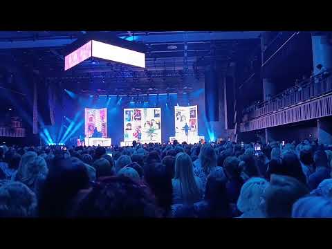 Martina Pártlová feat. Monika Bagárová - Co bylo za nás LIVE (12.4.2025, Praha Fórum Karlín)