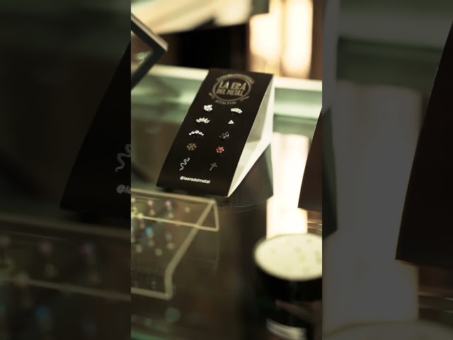 Vídeo relacionado con Feilok Pendientes de tuerca de plata con cabeza de oveja y dragón para hombre, juego de joyas de acero inoxidable para piercings, 1.5 cm, Acero inoxidable