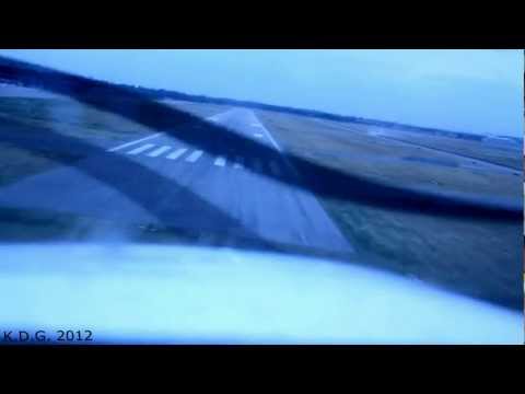 Strong Crosswind Landing (Quite Gusty)