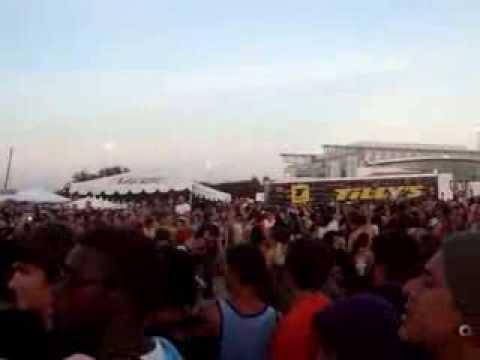 Bring Me The Horizon - The House Of Wolves (Circles Pit) (Vans Warped Tour 2013)