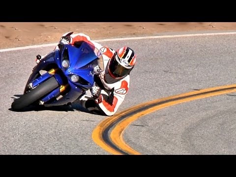 Elbow Dragging on a Yamaha R1