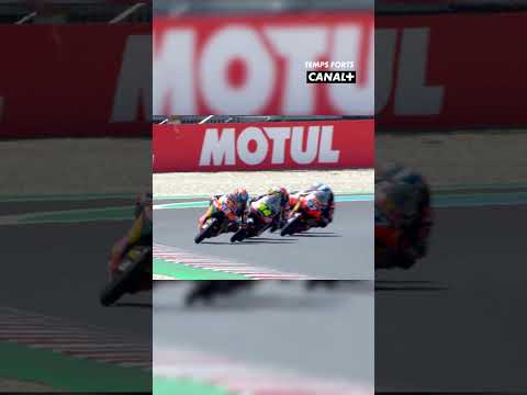 L'énorme crash en moto3 😱