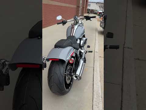 2026 Harley-Davidson® Breakout® Dark Billiard Gray Chrome Trim
