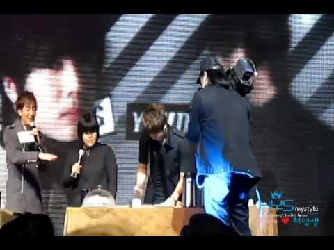 [Fancam] YoungSaeng focus - Cooking competition in HK Fanmeeting