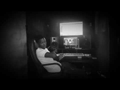 MOMO BLUNTZ COROLLA S AU STUDIO