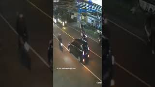 VIRAL VIDEO Pemotor Acungkan Senjata Tajam di Jalan Raya Puncak Bogor, Polisi Patroli Tiap Hari