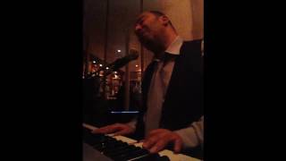 gilles benoliel live a l'ambre bar ( piano bar )