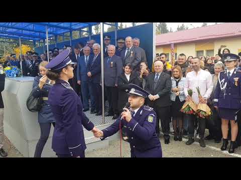 Campinatv.ro - Cereri în căsătorie la festivitatea de absolvire a Școlii de Poliție Câmpina