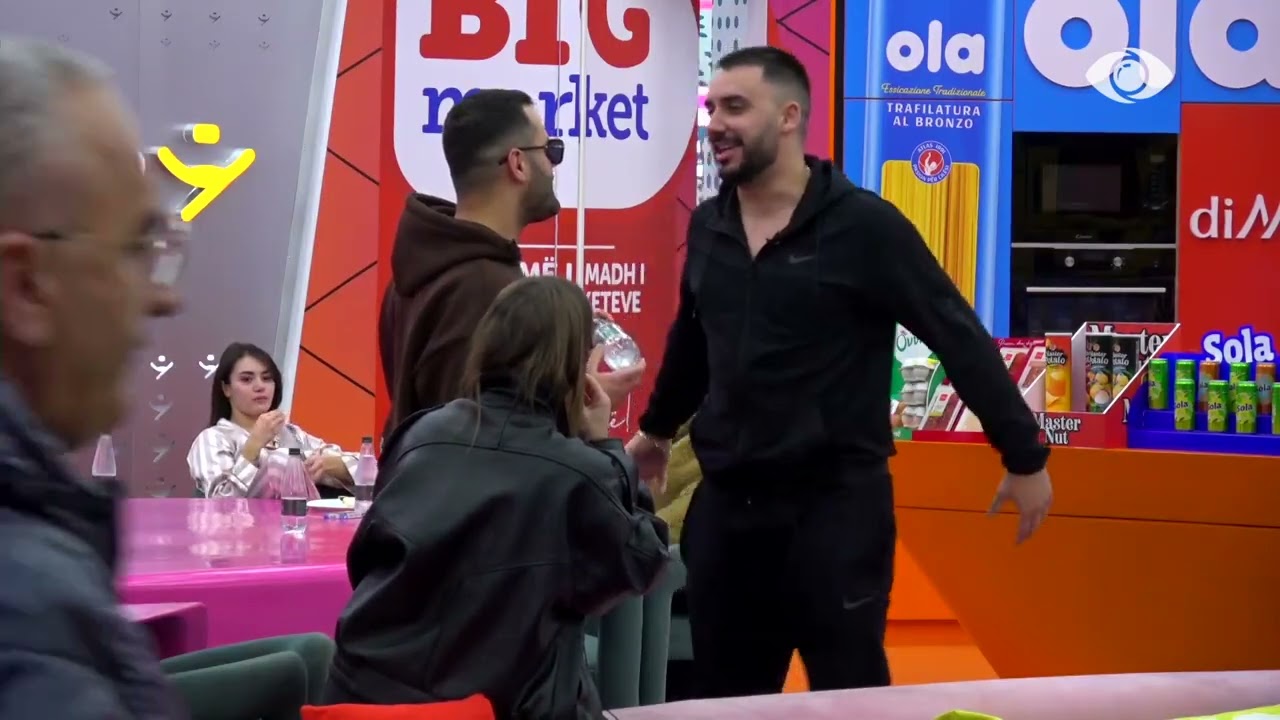 “U puthe me Senon jashtë dhe puthe Kristin këtu brenda”/ Keijsi debaton me Juelën, ja reagimi i Stenaldos