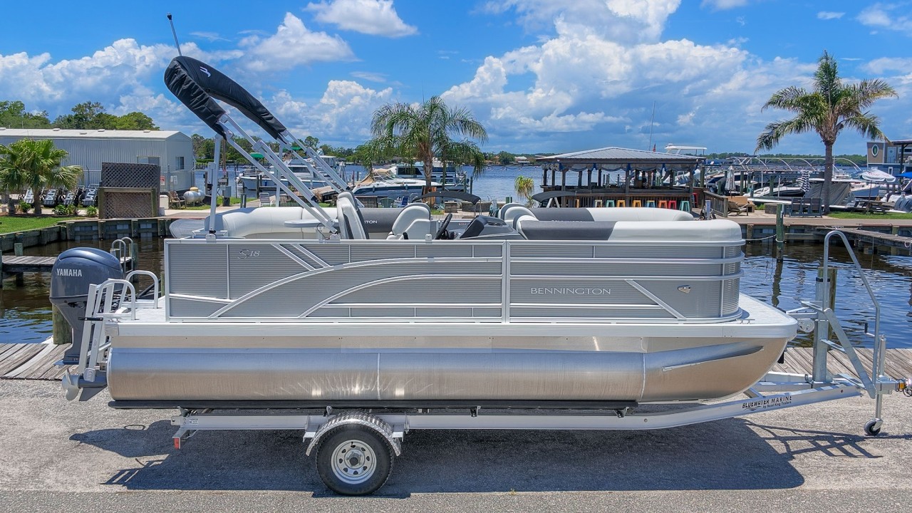 A photo of this 2027 Bennington 18 S CRUISE