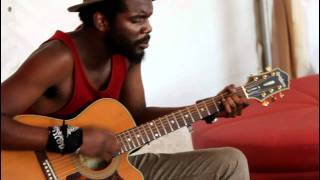 Gary Clark, Jr. : &quot;Bright Lights&quot; live and unplugged at Caravan [HD]