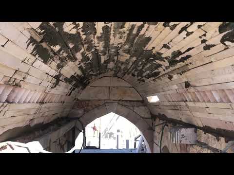 removing the form work under the catenary stone vault -2