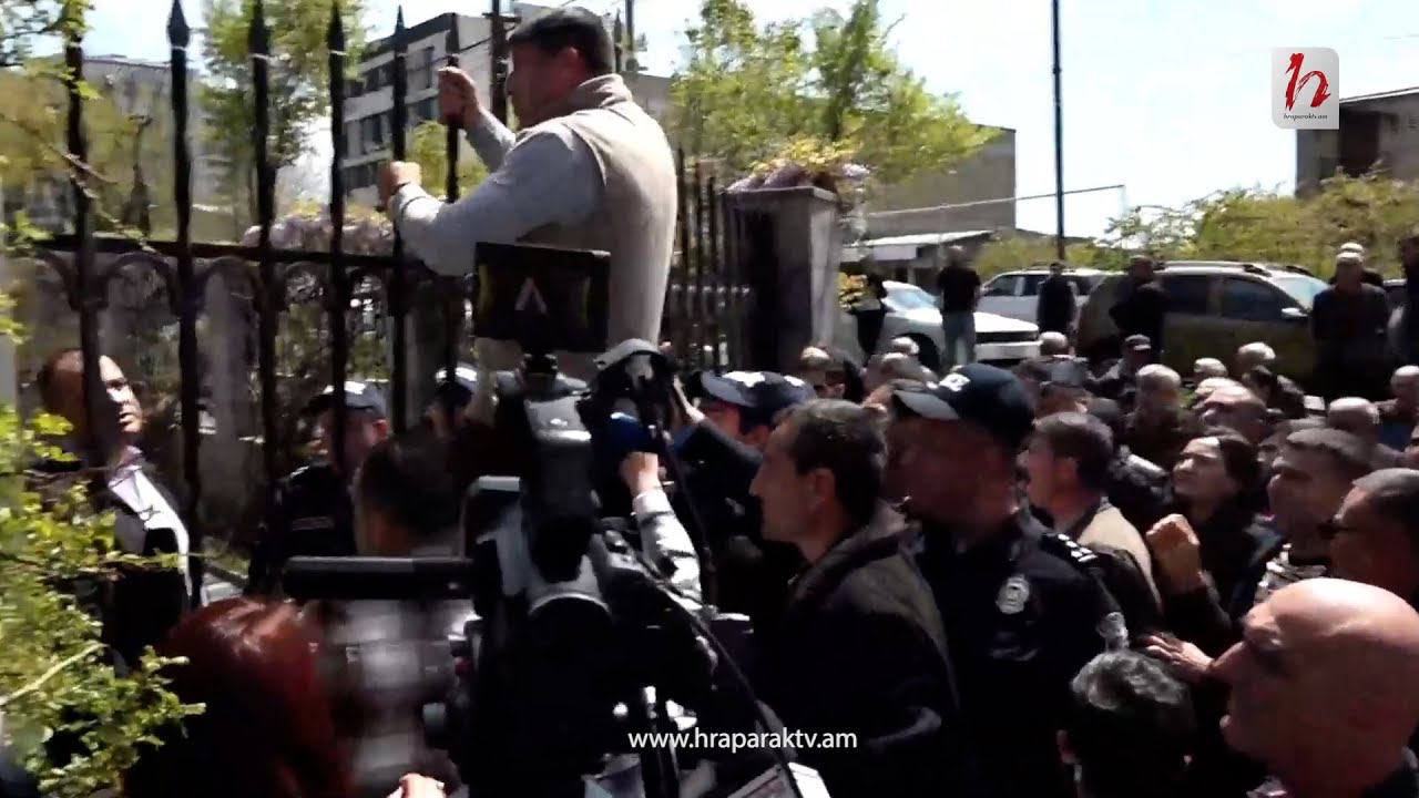 Շահրամանյանի դեմ կազմակերպված ակցիայի մասնակիցները լարում են իրավիճակը